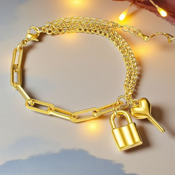 Minimalist Padlock Heart Key Bracelet 18K Gold Plated Stainless Steel - Picture 8 of 10